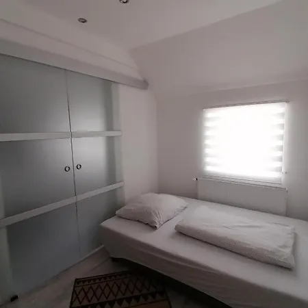 Ferienhaus Resit 1 *